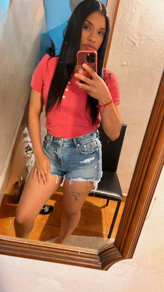 694227779: Chica busca chico en Sevilla