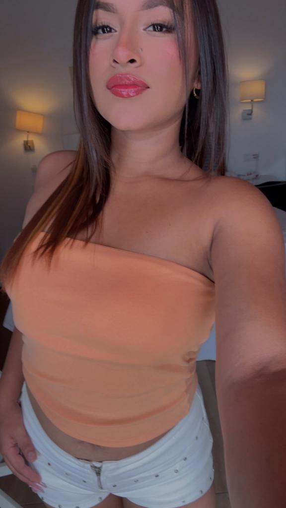 672838474: Chica busca chico en Sevilla