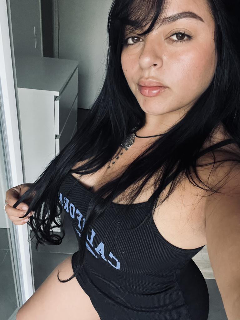 664299267: Chica busca chico en Cádiz