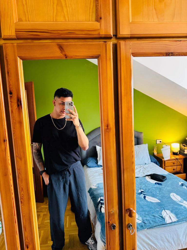 627371929: Chico busca chica en Cantabria