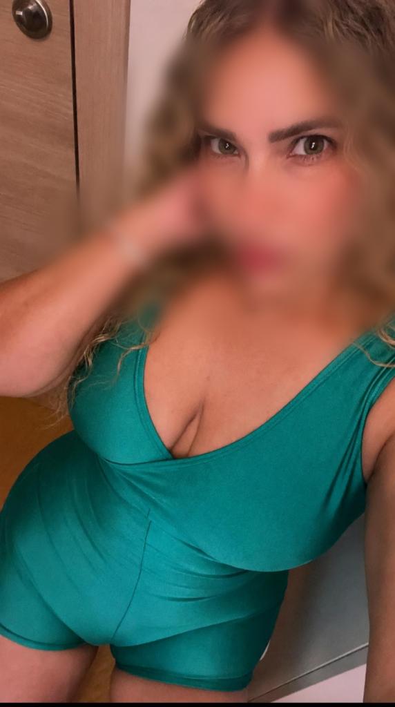 613508690: Chica busca chico en Barcelona