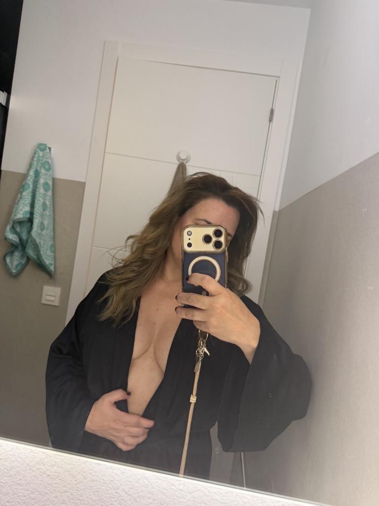745047740: Chica busca chico en Tenerife