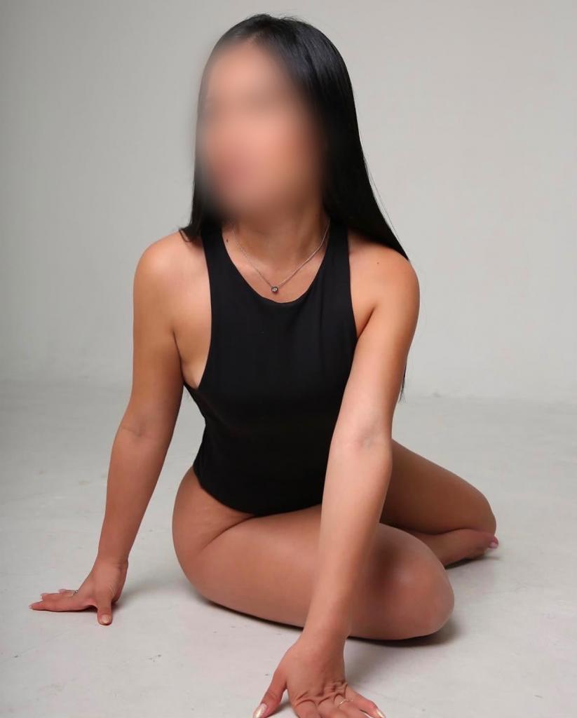 613808371: Chica busca chico en Valladolid