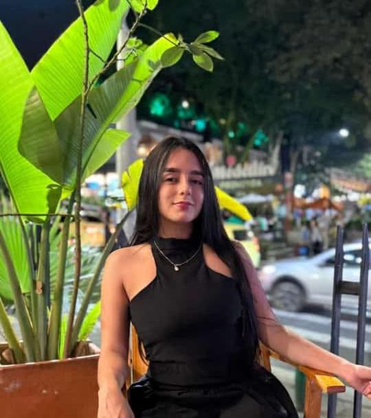 613830783: Chica busca chico en Gerona