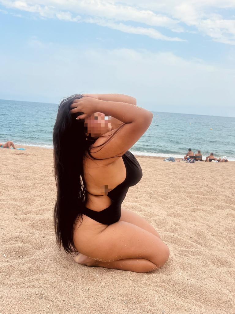 605282260: Chica busca chico en Gerona