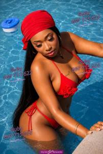 697715622: Chica busca chico en Murcia