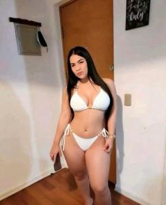 623439404: Chica busca chico en Tenerife