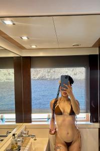 677466641: Chica busca chico en Ibiza