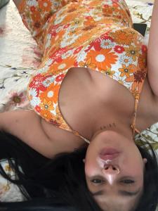 745018803: Chica busca chico en Barcelona