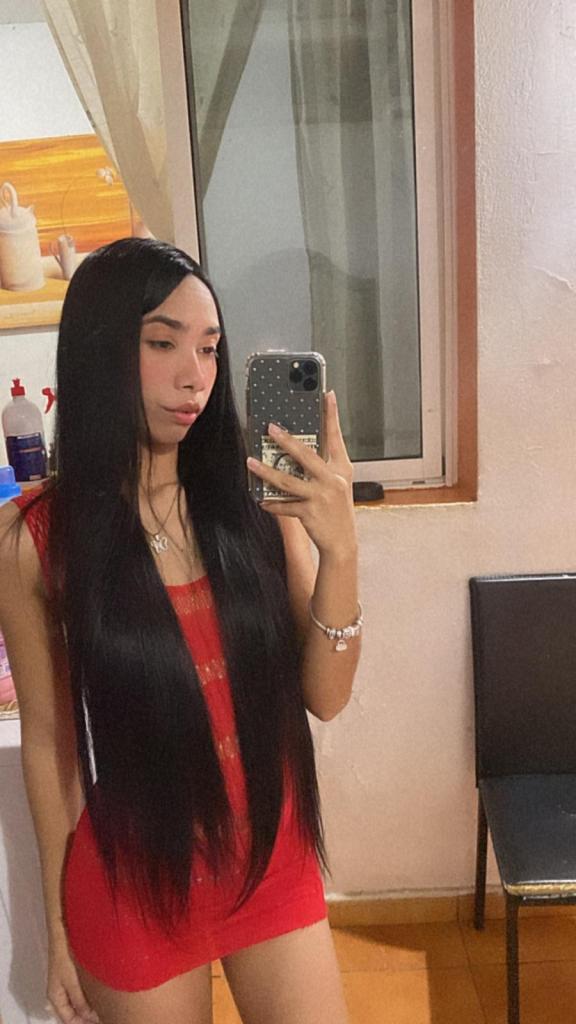 694227779: Chica busca chico en Sevilla