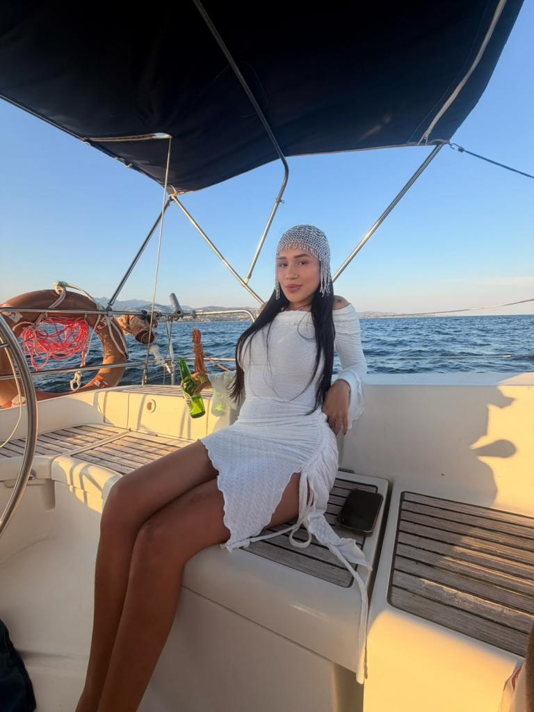673787455: Chica busca chico en Málaga
