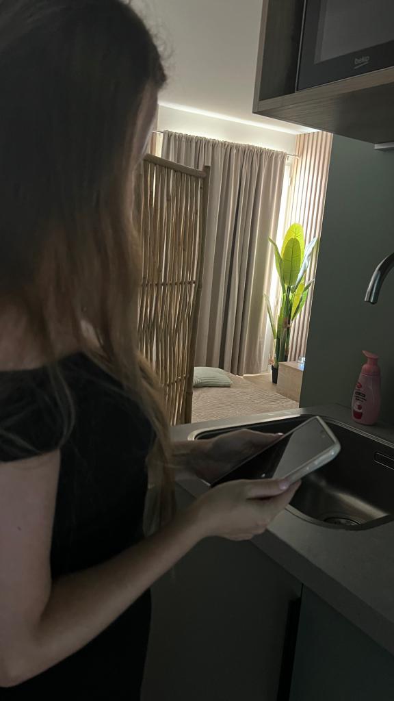 613584046: Chica busca chico en Cantabria