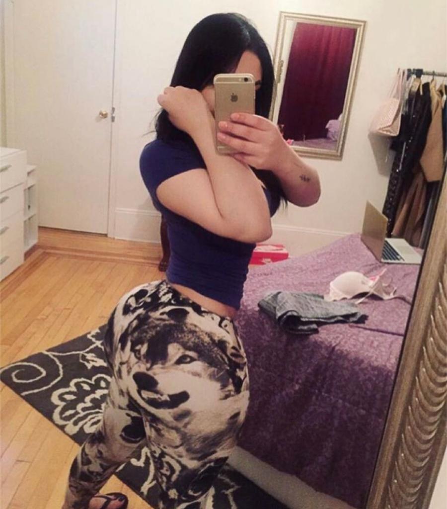 631581883: Chica busca chico en Asturias