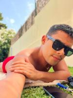 633307349: Chico busca chica en Ibiza