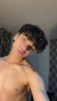 637104417: Chico busca chica en Barcelona