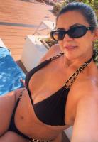 663086139: Chica busca chico en Pontevedra