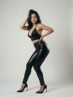 687658076: Chica busca chico en Sevilla
