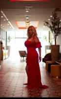 613982075: Chica busca chico en Barcelona