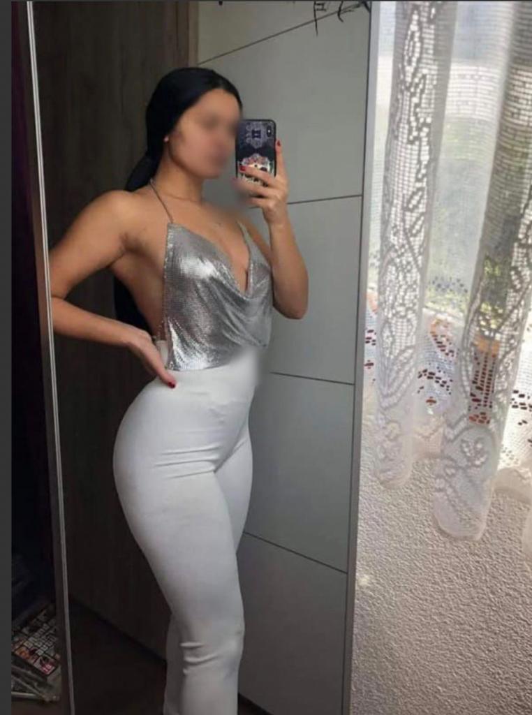611309853: Chica busca chico en Navarra
