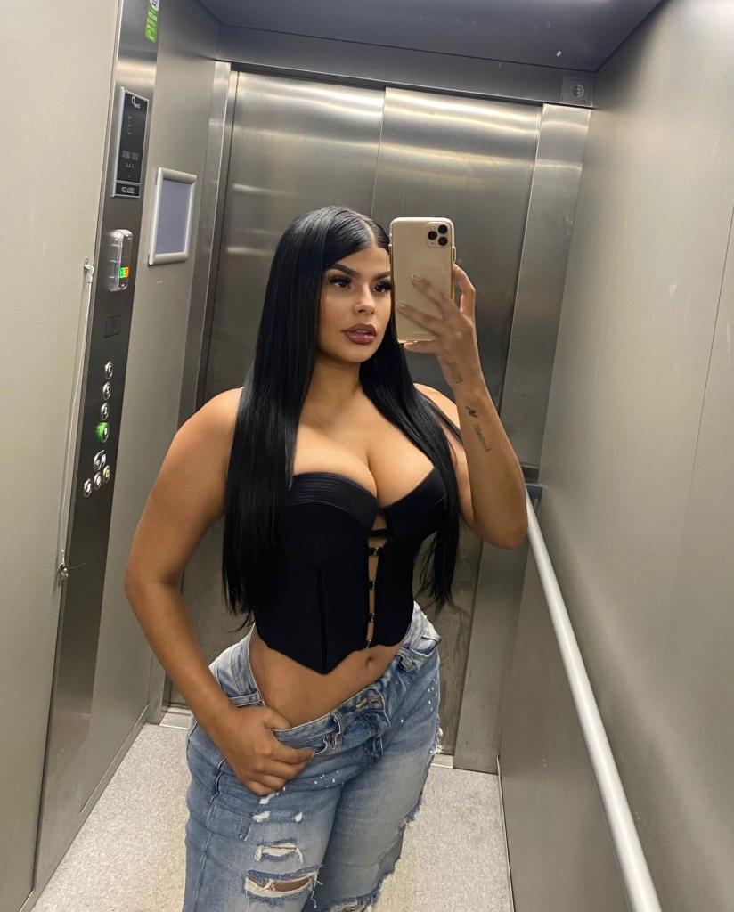 Chica busca chico en Ibiza: Chica busca chico