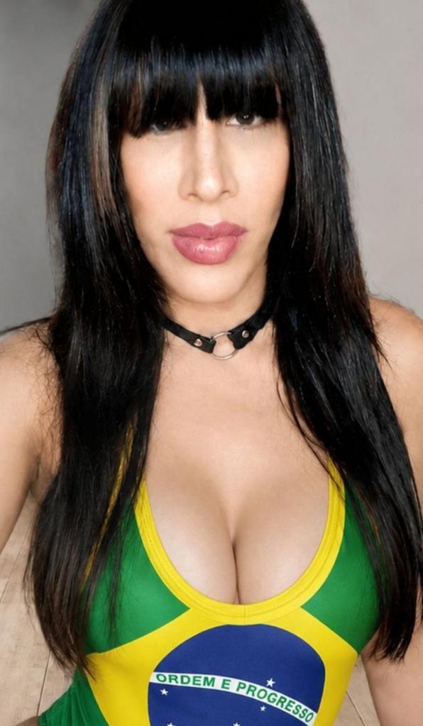 671364530: Transexual en Gerona