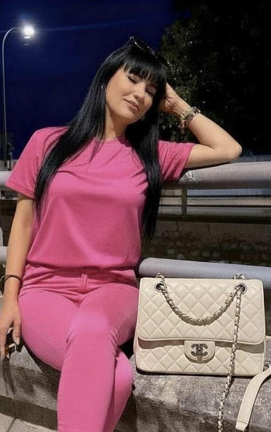 Chica busca chico en Granada: Chica busca chico