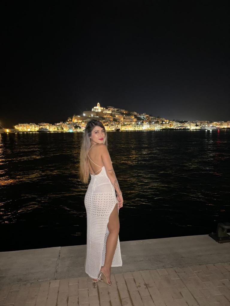 Chica busca chico en Cádiz: 