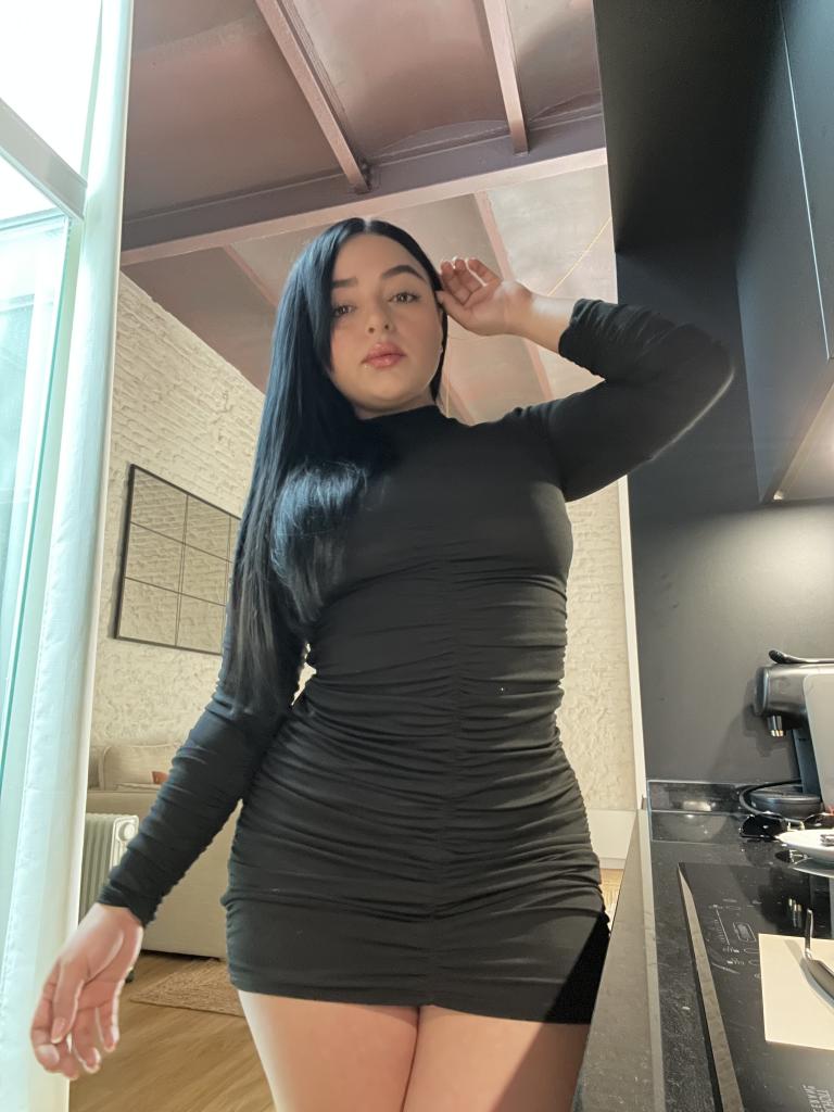 664299267: Chica busca chico en Cádiz
