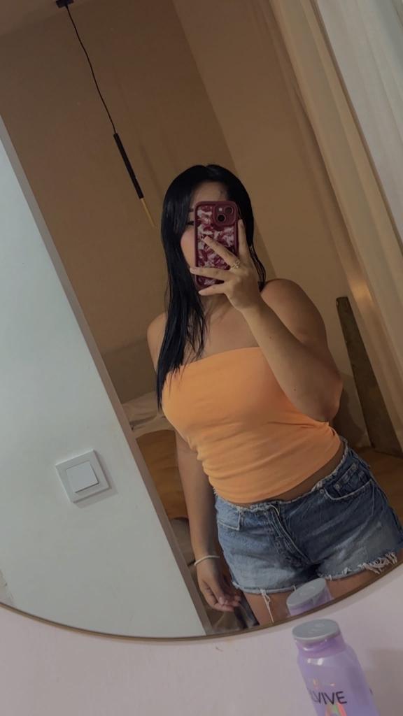 672838474: Chica busca chico en Sevilla