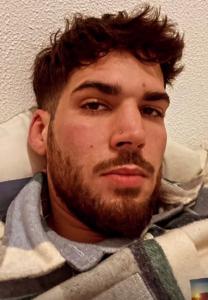 672918184: Chico busca chica en Barcelona
