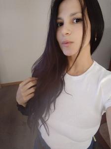 689880810: Chica busca chico en Madrid