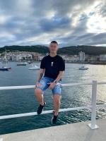 617404481: Chico busca chica en Cantabria