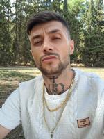 613218116: Chico busca chica en Sevilla