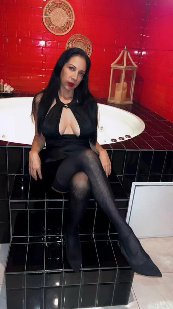 Chica busca chico en Sevilla: 