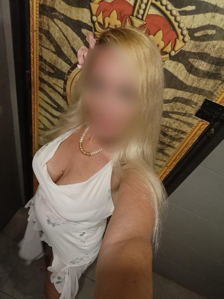 Chica busca chico en Cádiz: 