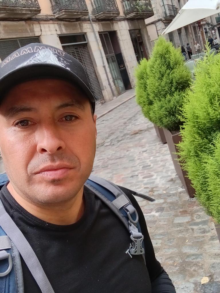 Chico busca chica en Lérida: 