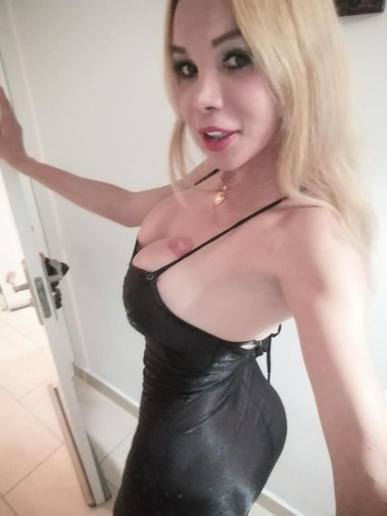 672959102: Transexual en Ibiza