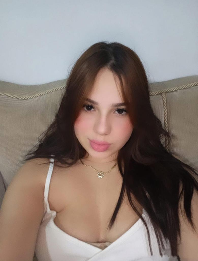 613644906: Chica busca chico en La Coruña