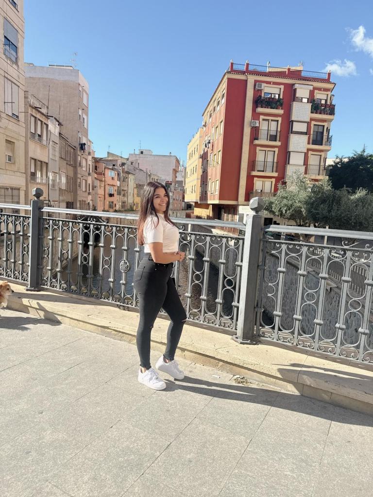 Chica busca chico en Granada: 