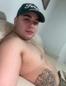 641780236: Chico busca chica en La Coruña