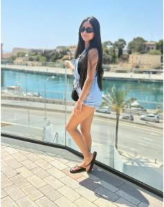 614685810: Chica busca chico en Ibiza