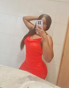 614936731: Chica busca chico en Barcelona