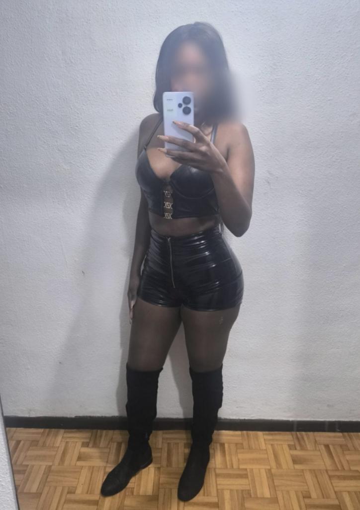 632948779: Chica busca chico en La Coruña