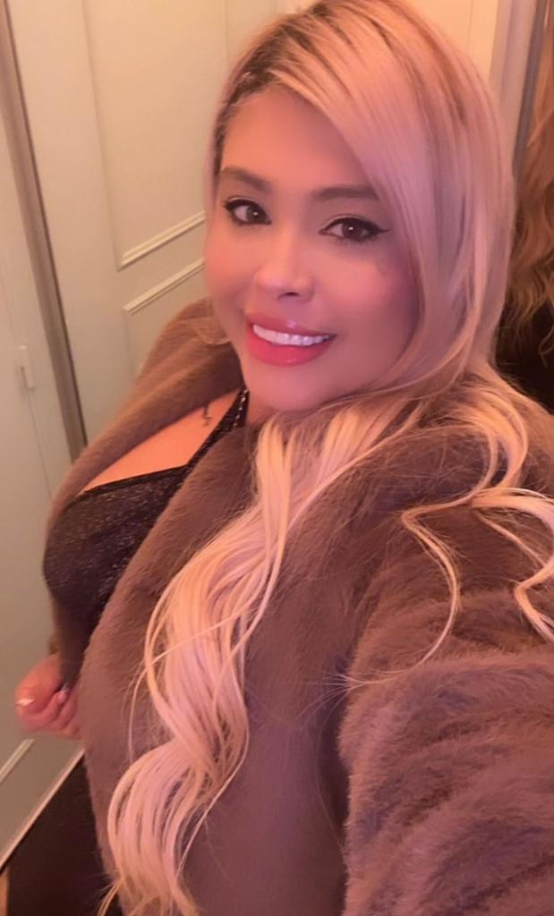 Chica busca chico en Ibiza: Chica busca chico