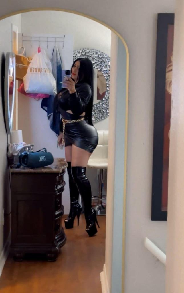 614699987: Travesti en Albacete