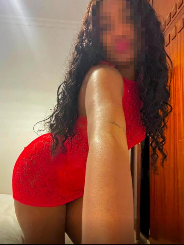 Chica busca chico en Málaga: Chica busca chico