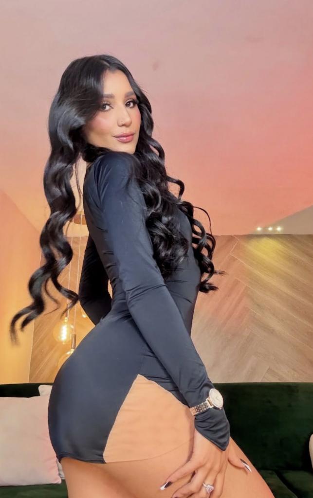 Chica busca chico en Ibiza: Chica busca chico