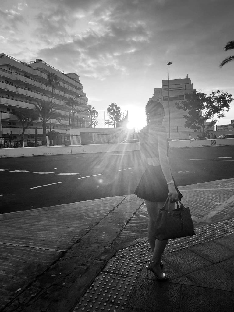 Chica busca chico en Tenerife: 