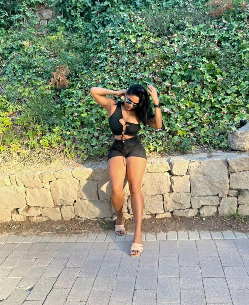 Chica busca chico en Alicante: Chica busca chico
