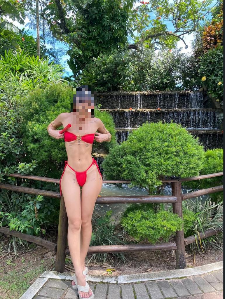 Chica busca chico en Granada: 